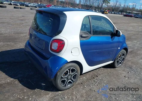 2016 Smart Fortwo Prime z USA, uszkodzony, nr VIN WMEFJ5DA2GK054813